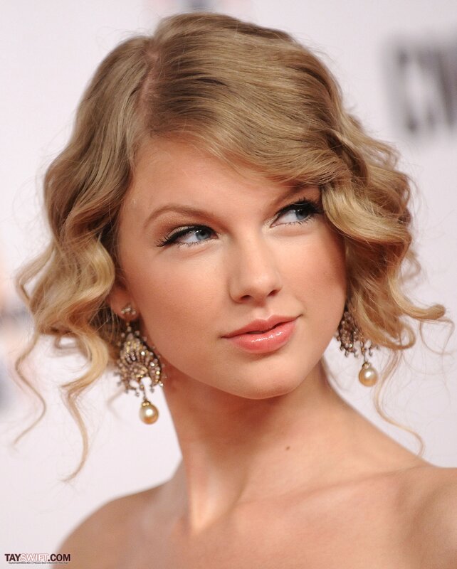 Taylor Swift at red carpet event