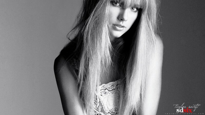 Taylor Swift black and white portrait