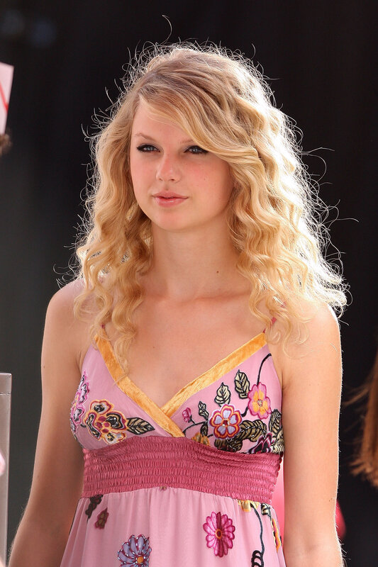 Taylor Swift in floral dress