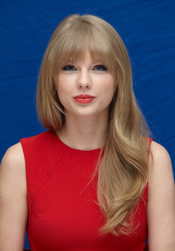 Taylor Swift in red dress
