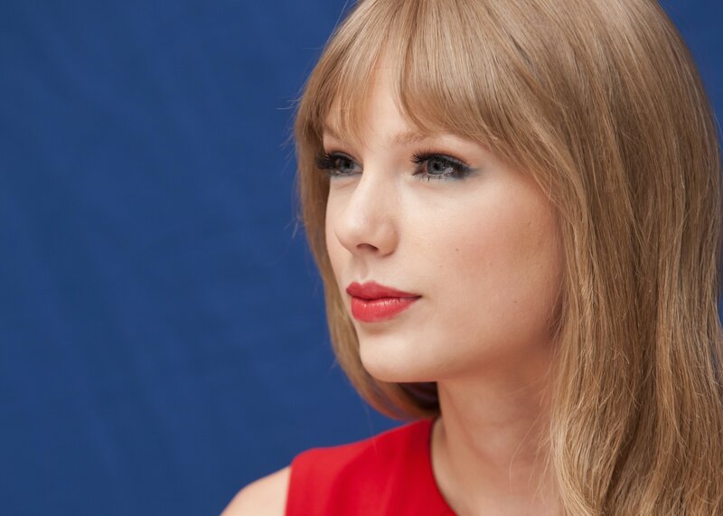 Taylor Swift in red dress