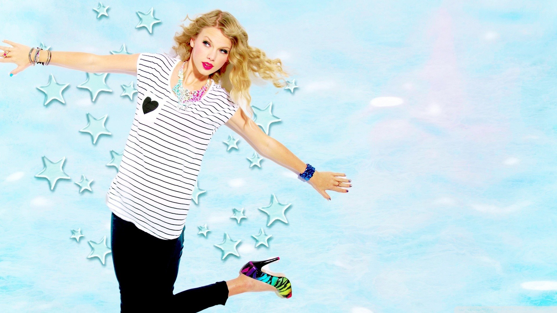 Taylor Swift in striped shirt