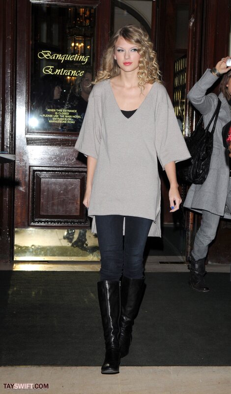Taylor Swift leaving a building