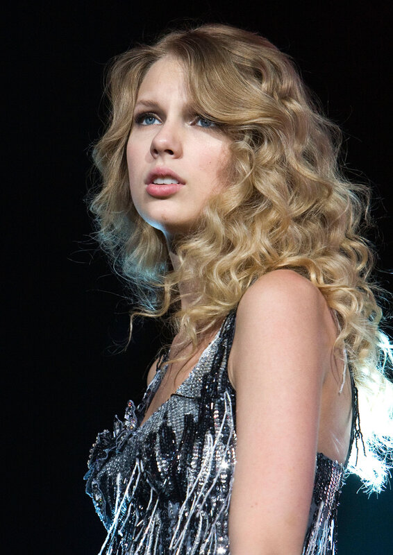 Taylor Swift on stage