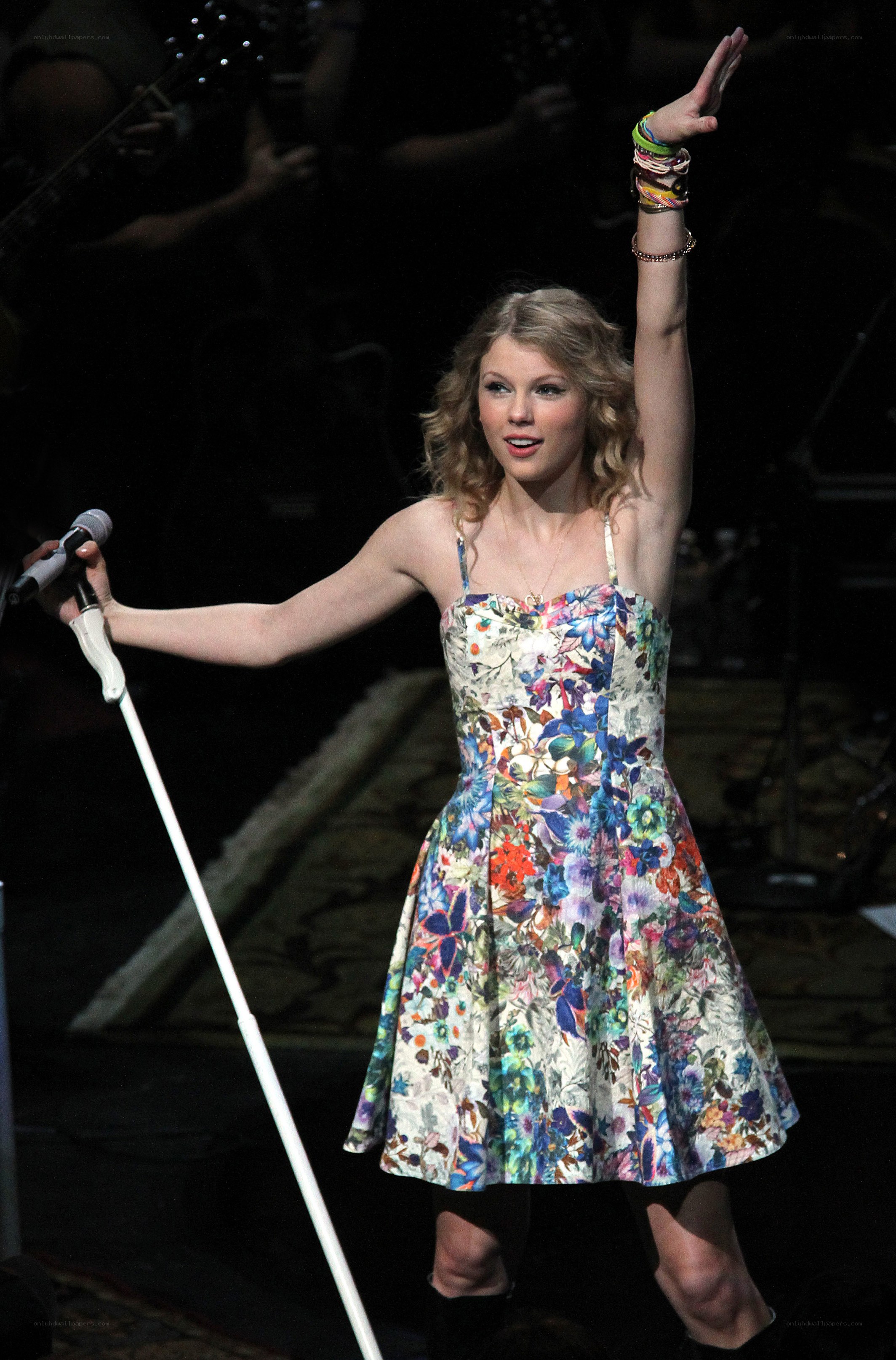 Taylor Swift performing on stage