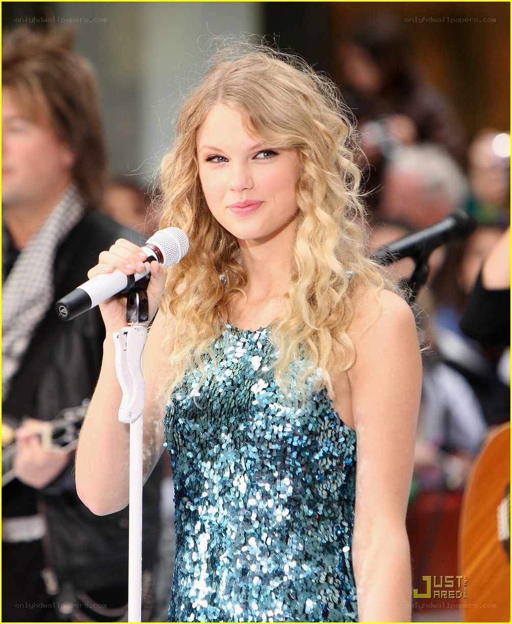 Taylor Swift performing on stage
