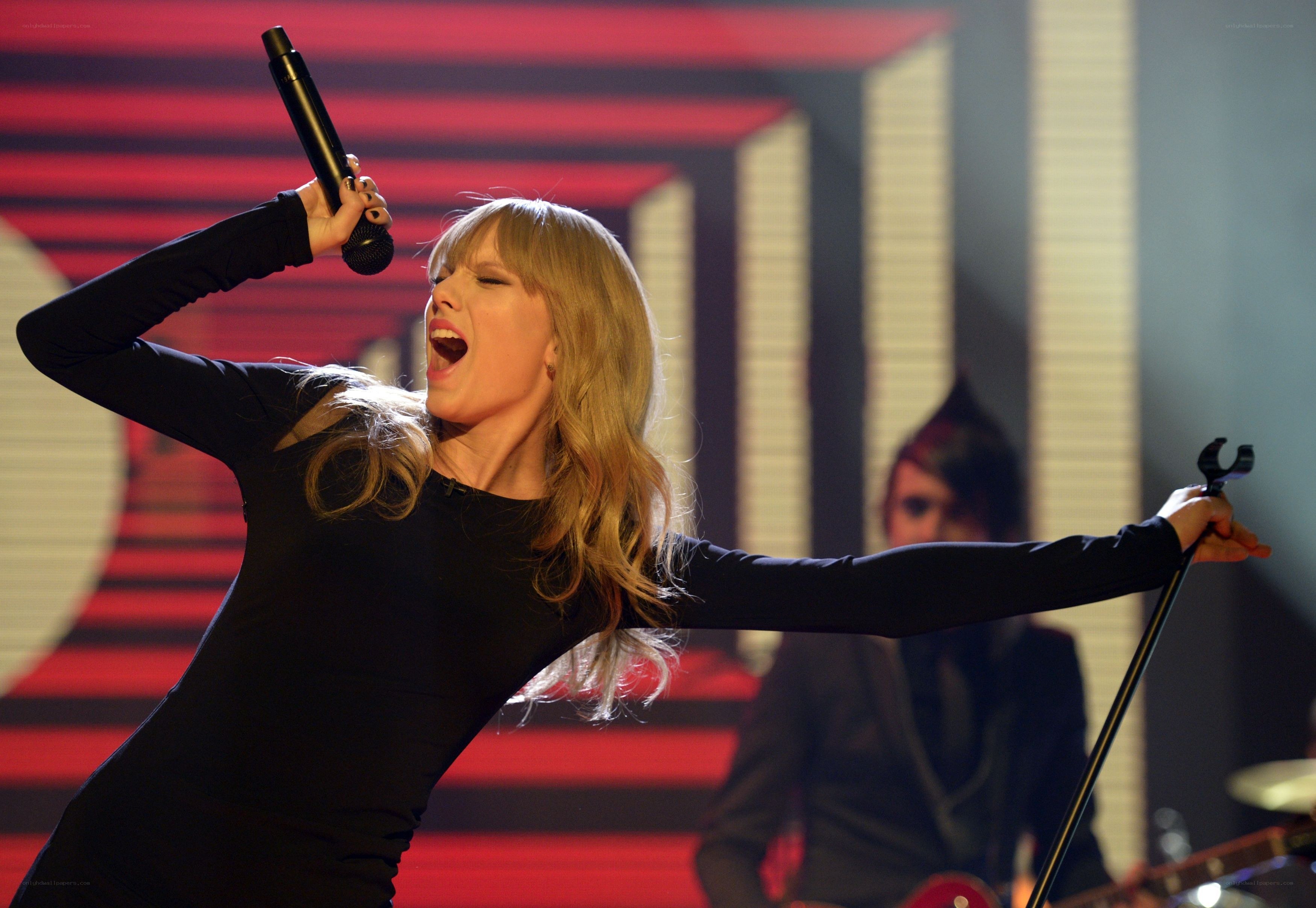Taylor Swift performing on stage