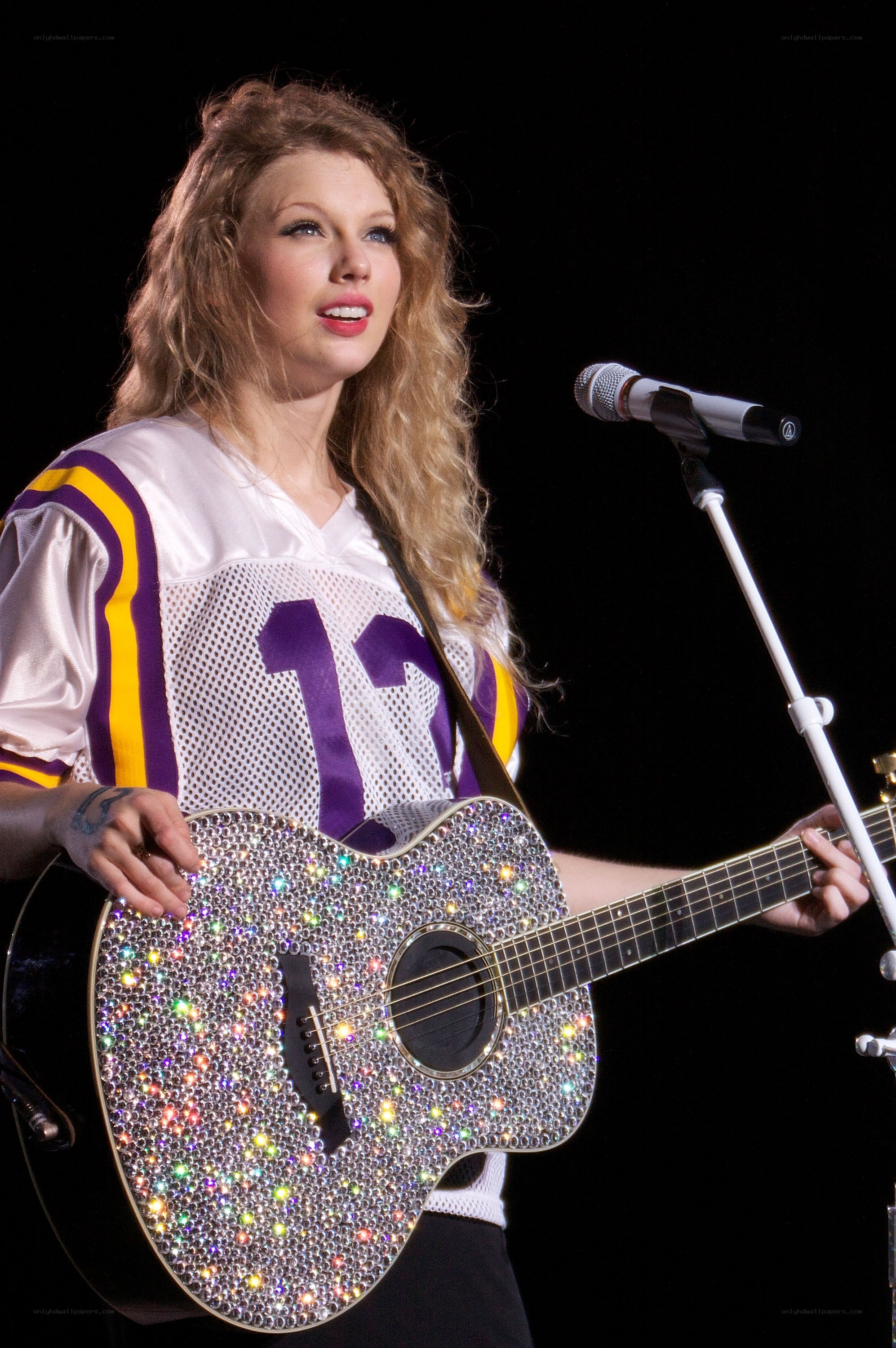 Taylor Swift performing on stage