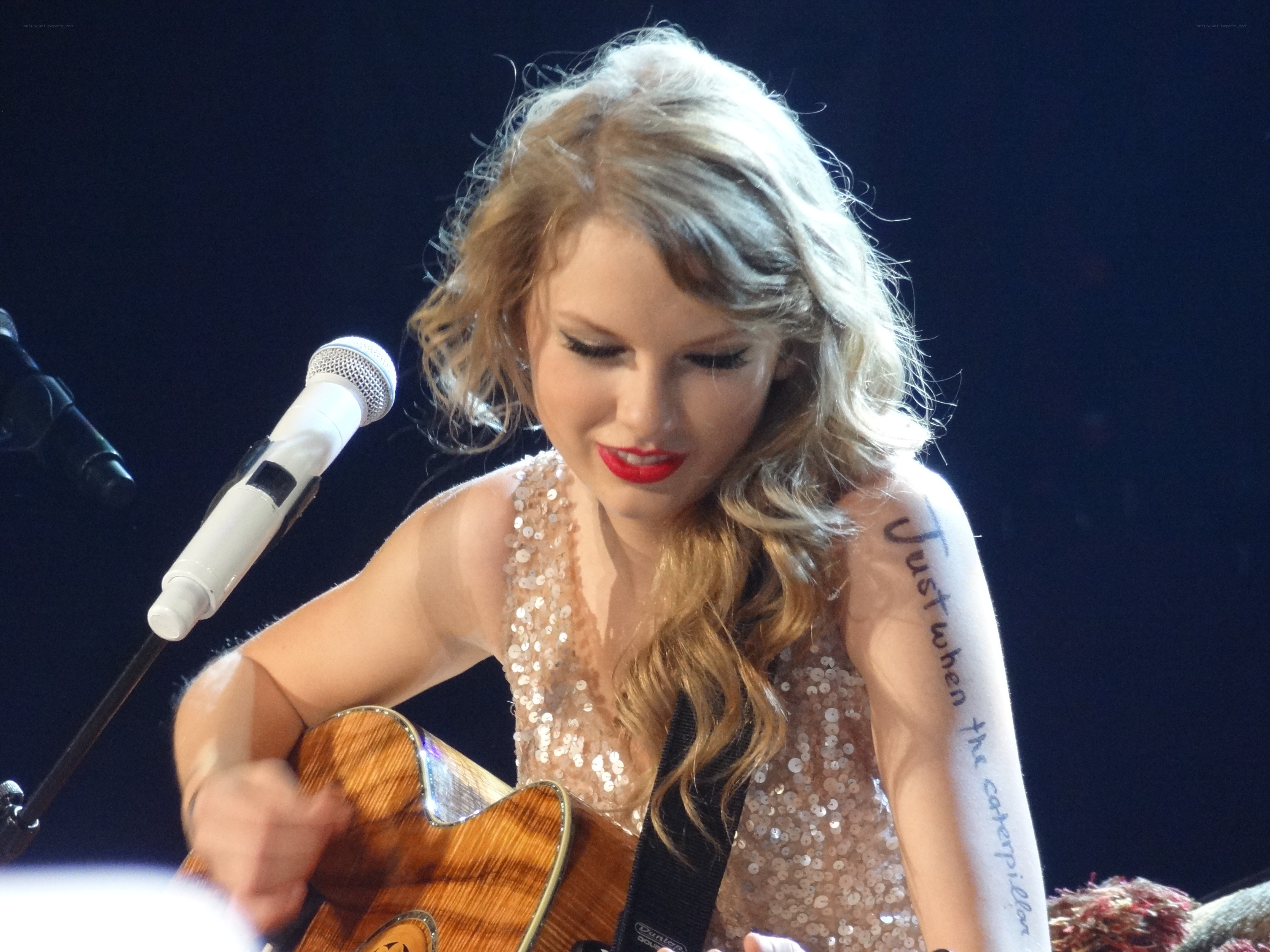 Taylor Swift performing on stage