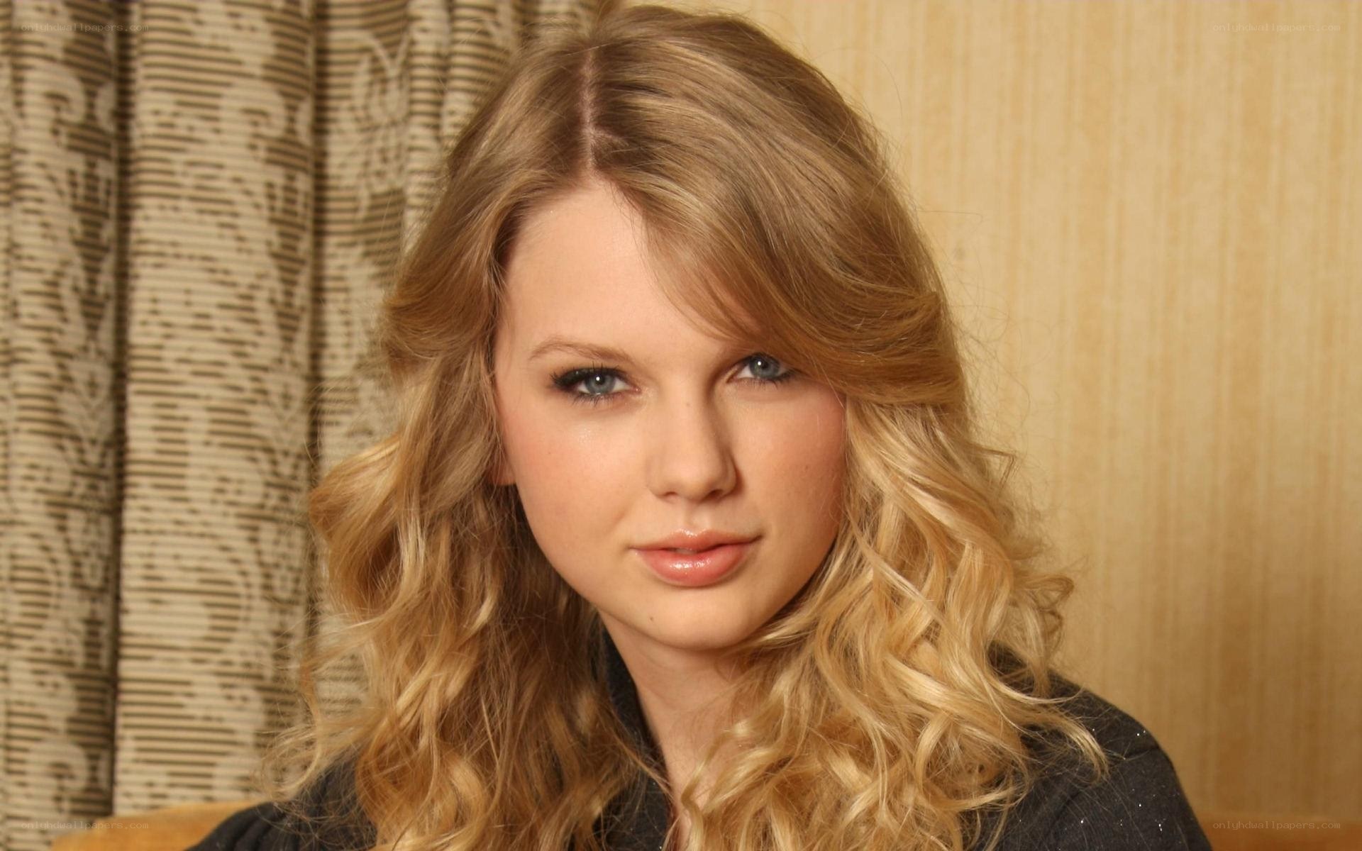 Taylor Swift portrait