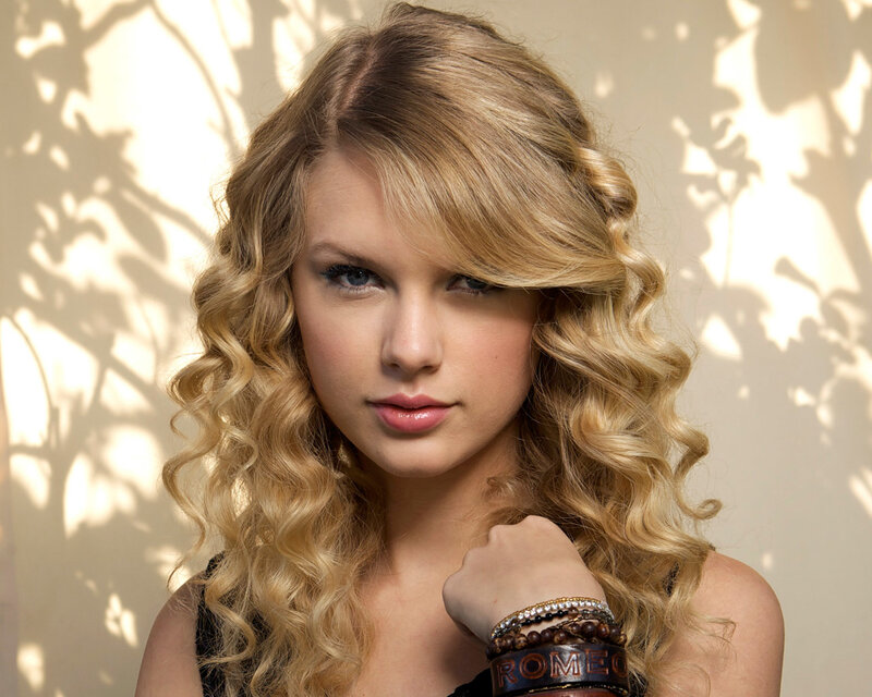 Taylor Swift portrait