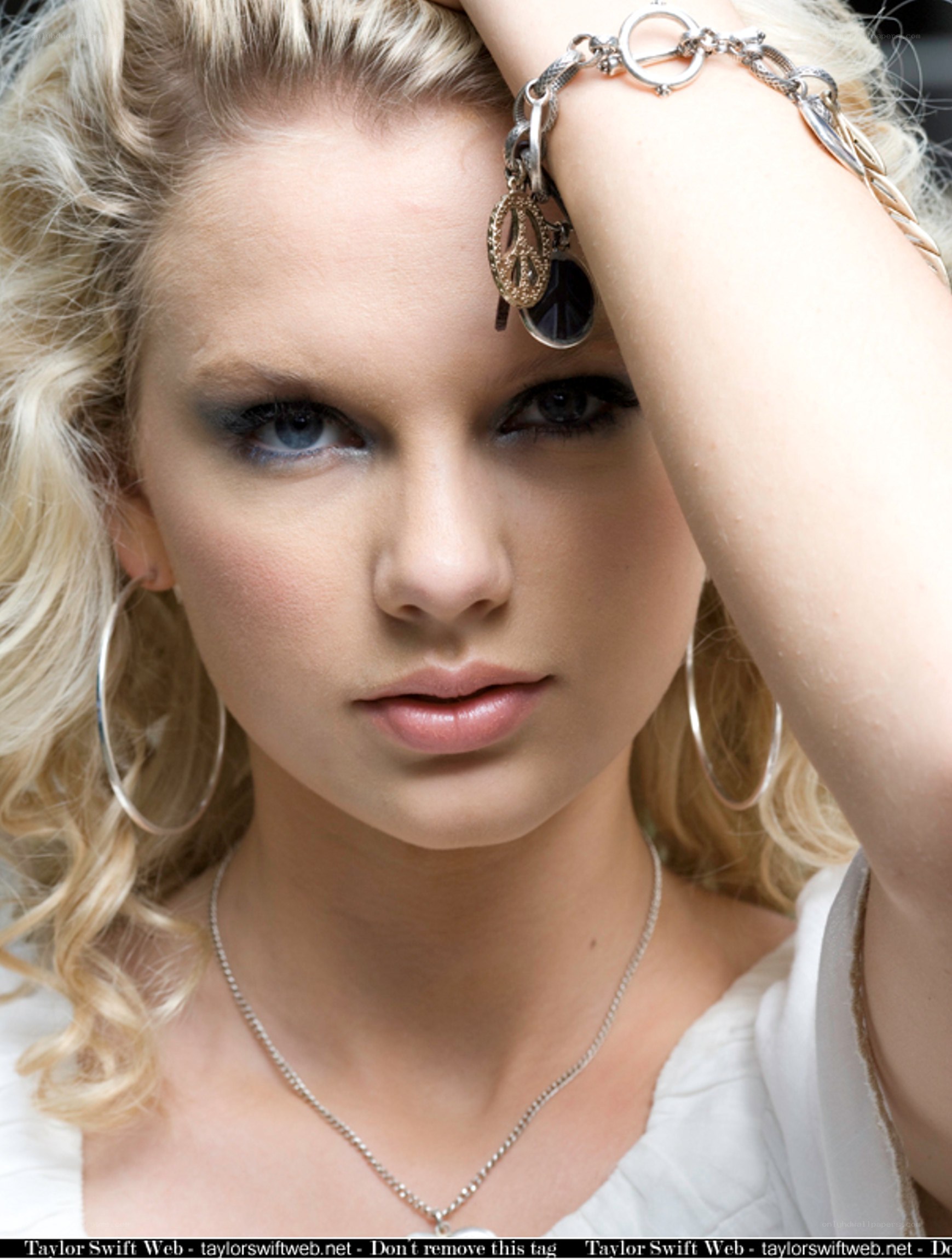 Taylor Swift portrait