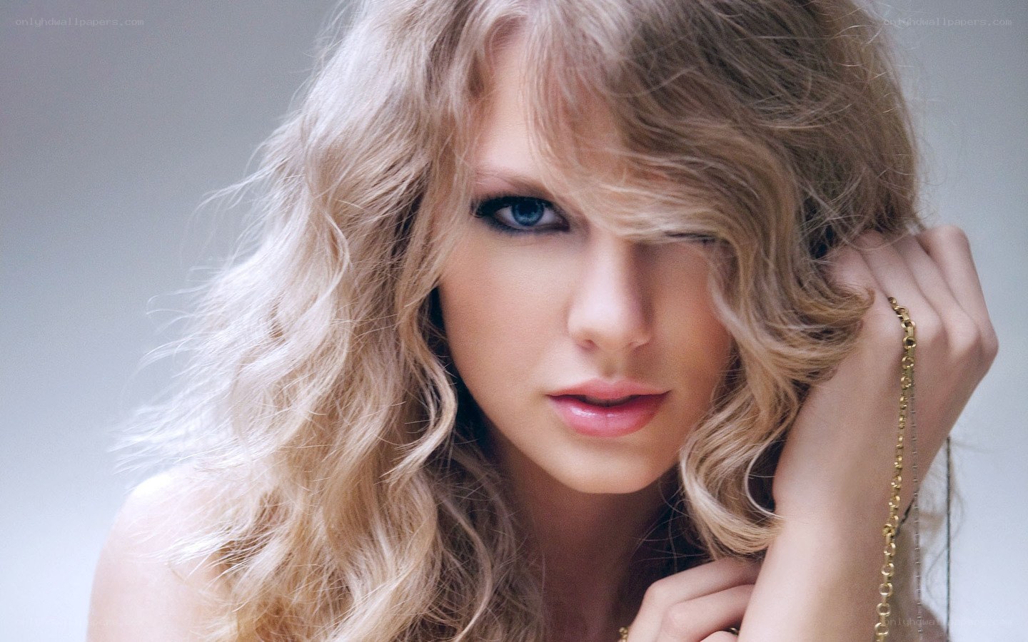 Taylor Swift portrait