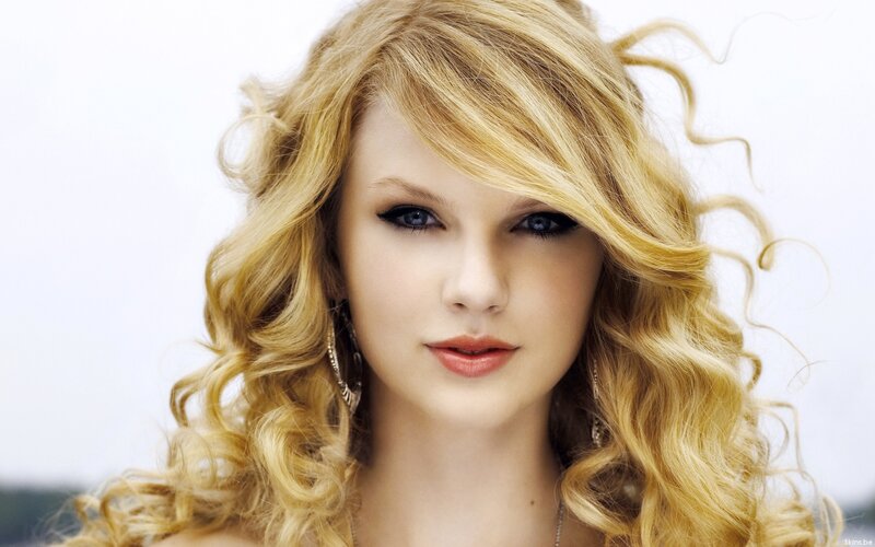 Taylor Swift portrait