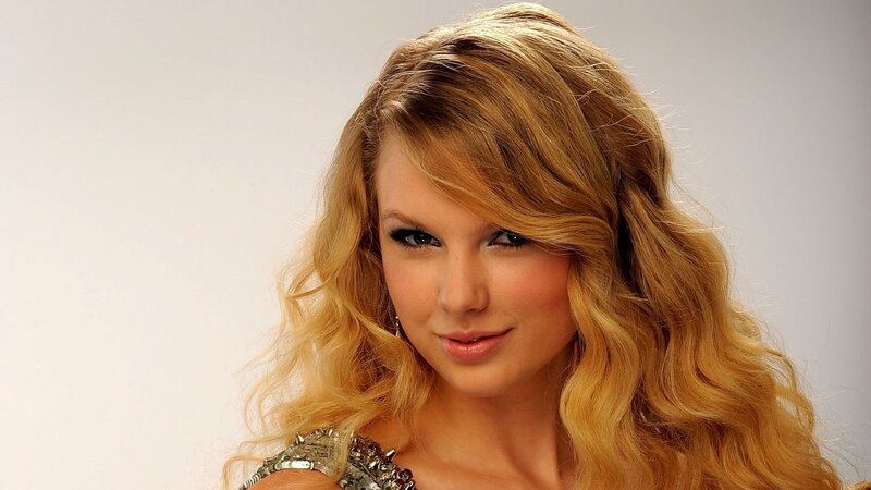 Taylor Swift portrait
