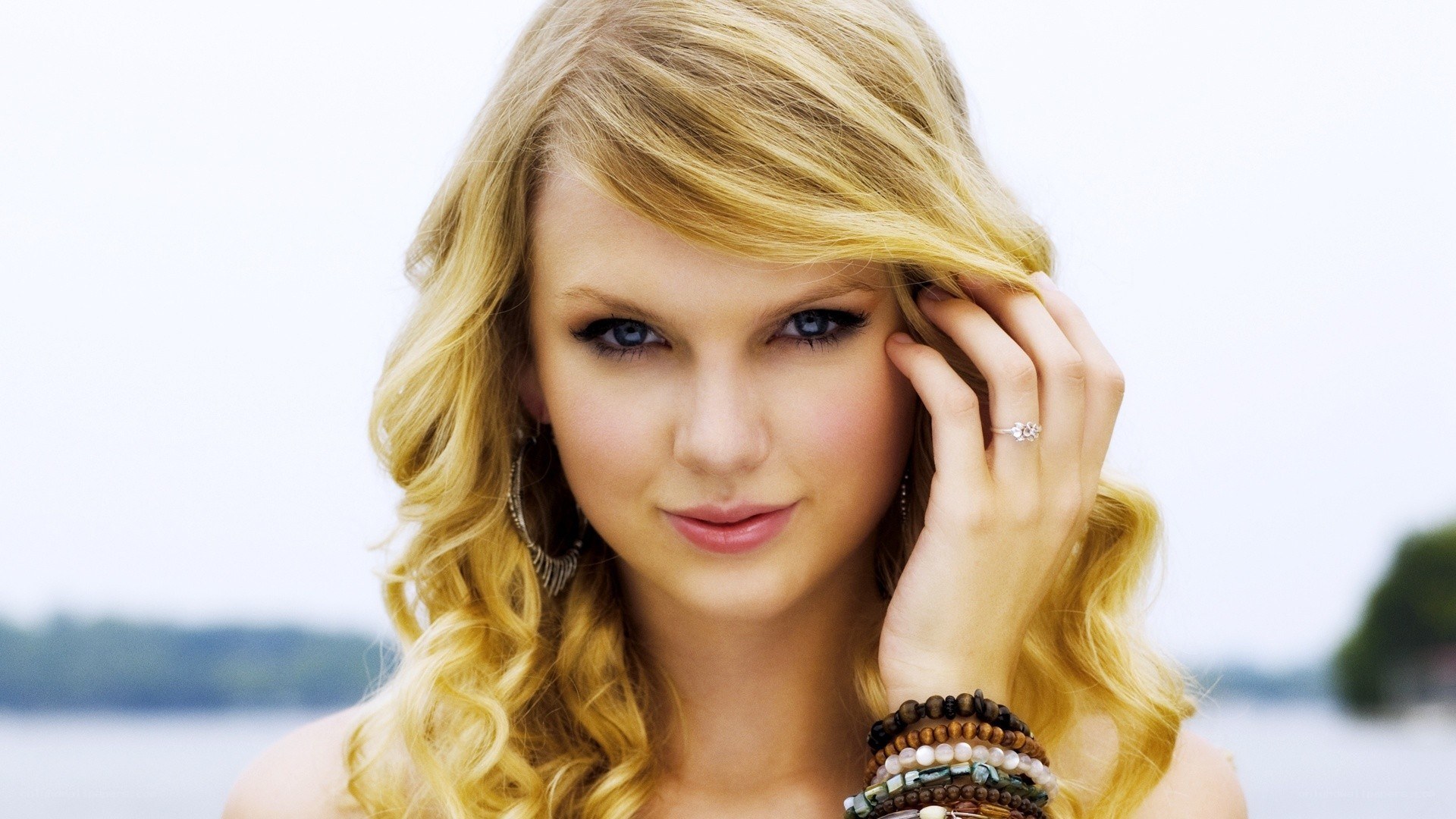 Taylor Swift portrait