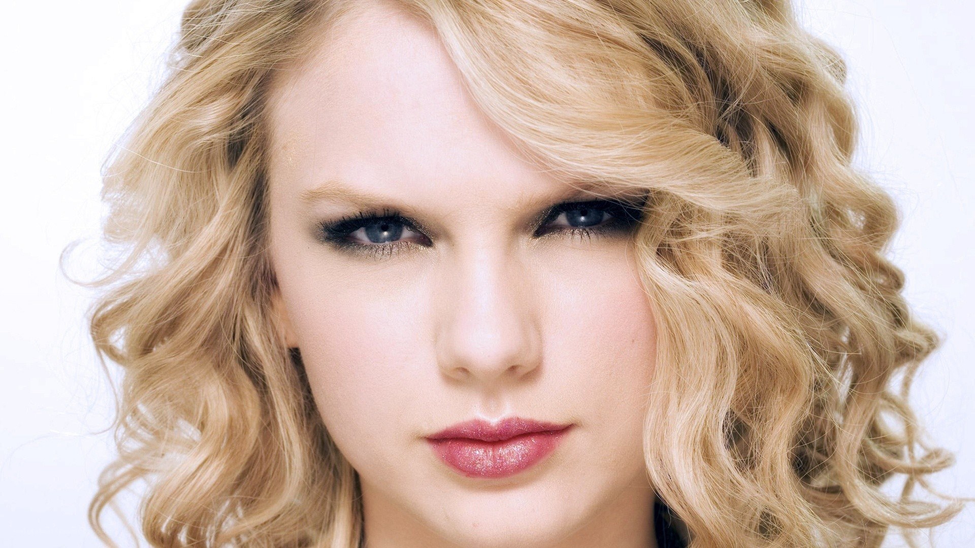 Taylor Swift portrait