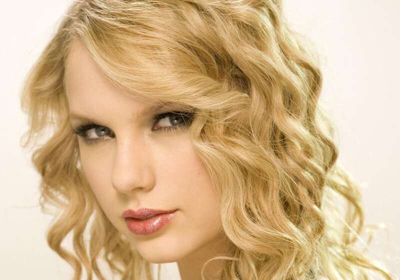 Taylor Swift portrait