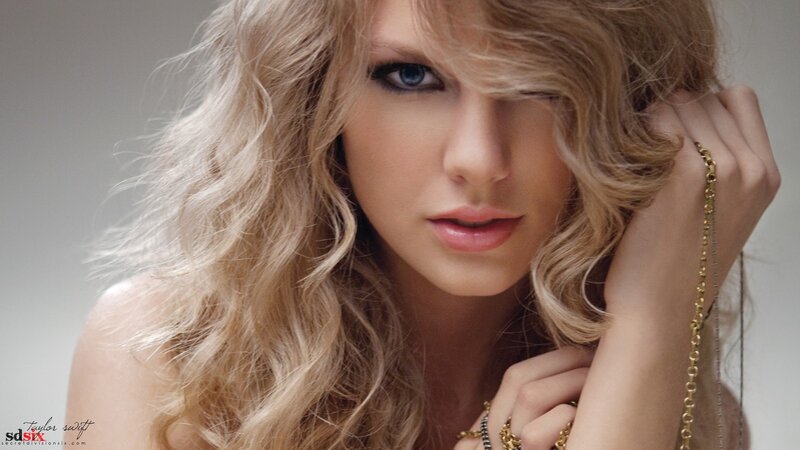 Taylor Swift portrait