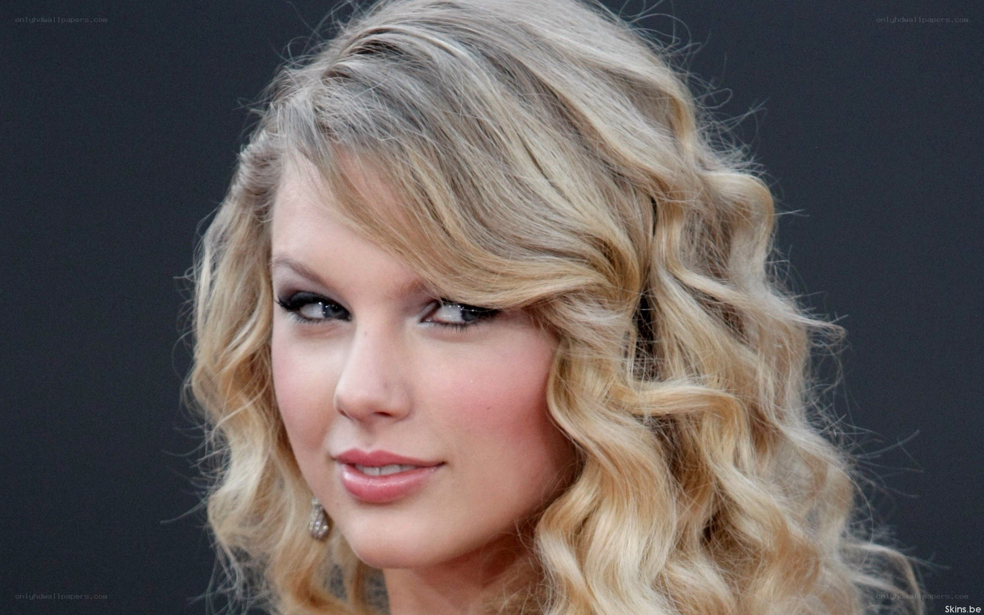 Taylor Swift portrait