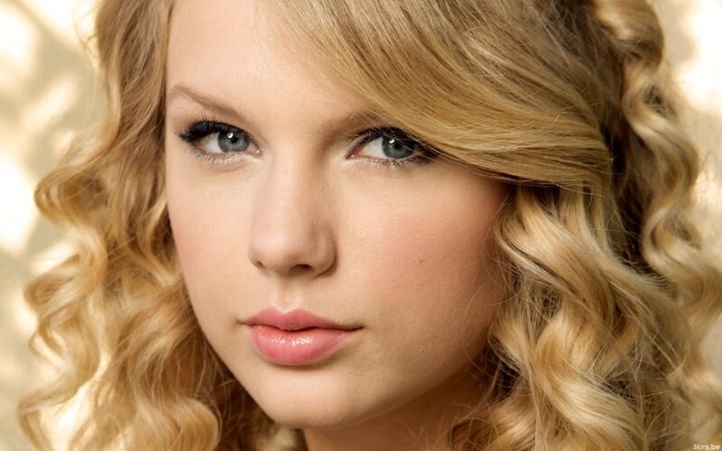 Taylor Swift portrait