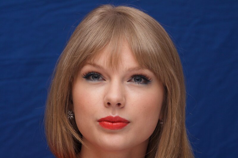 Taylor Swift portrait
