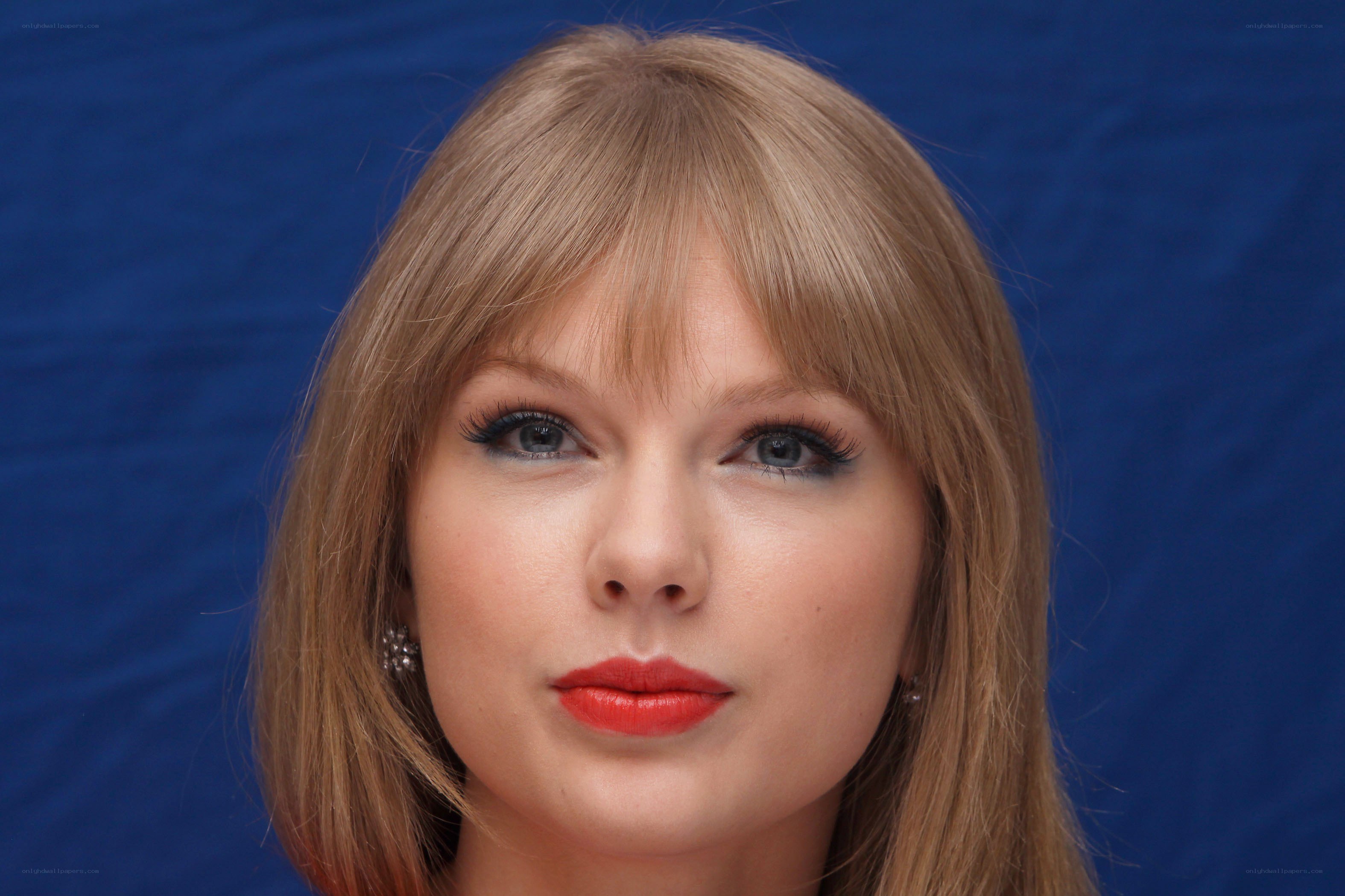 Taylor Swift portrait