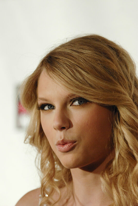 Taylor Swift portrait