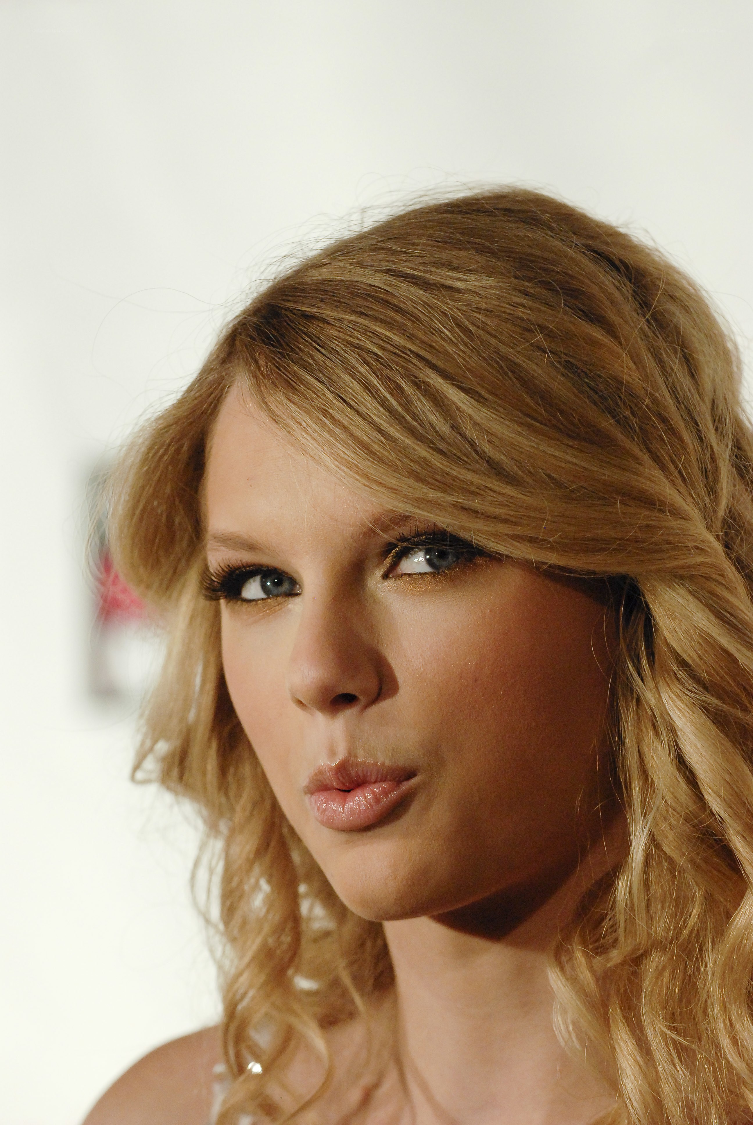 Taylor Swift portrait
