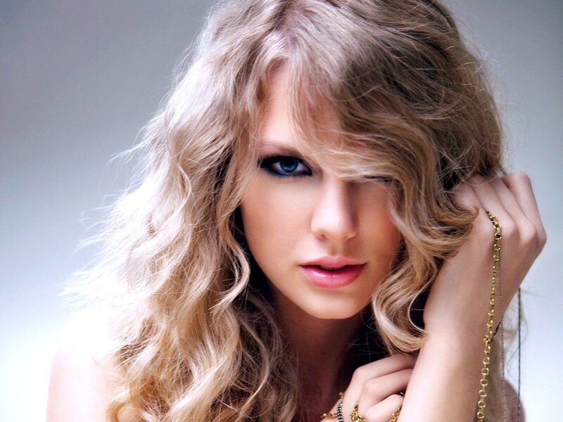 Taylor Swift portrait