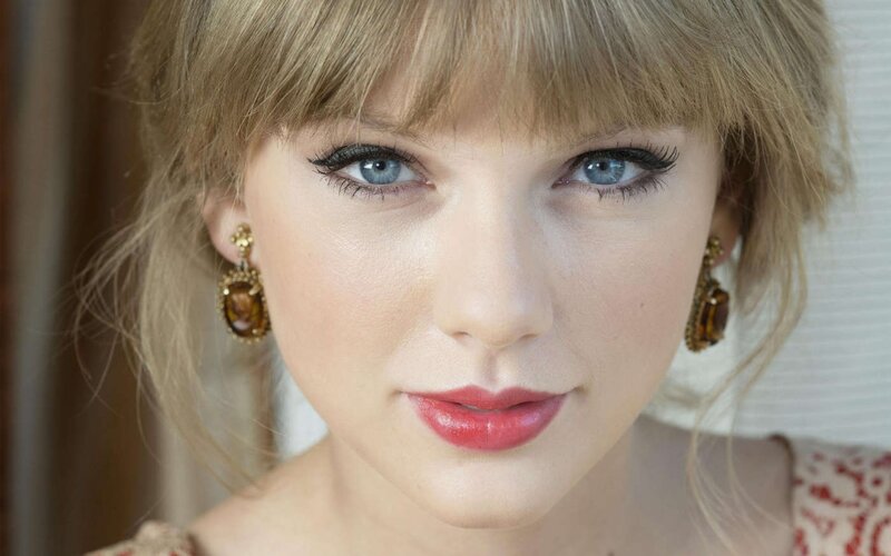 Taylor Swift portrait