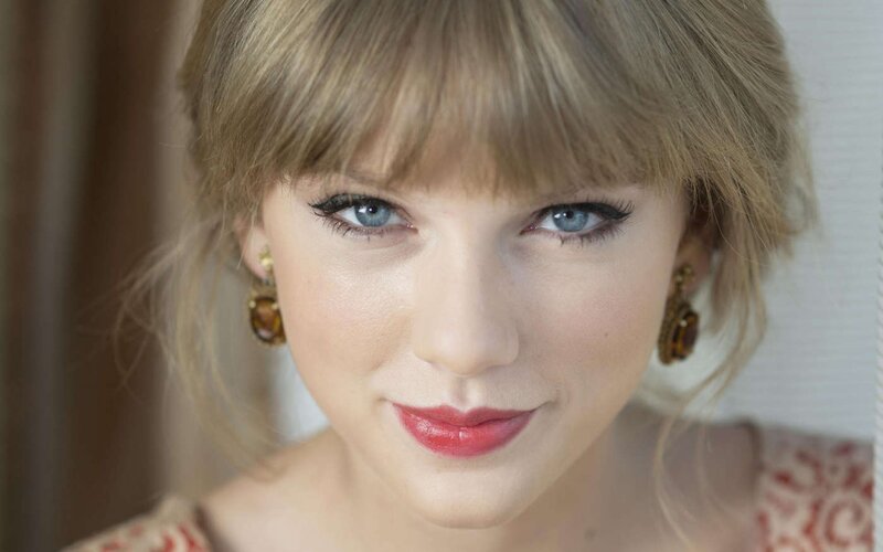 Taylor Swift portrait