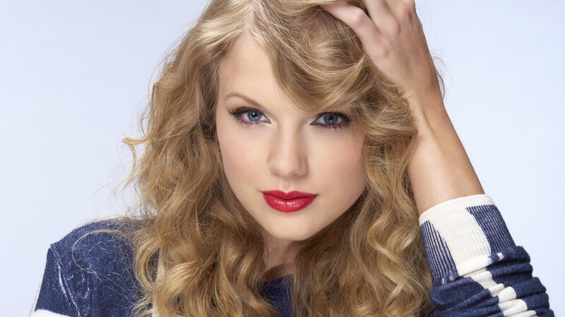 Taylor Swift portrait