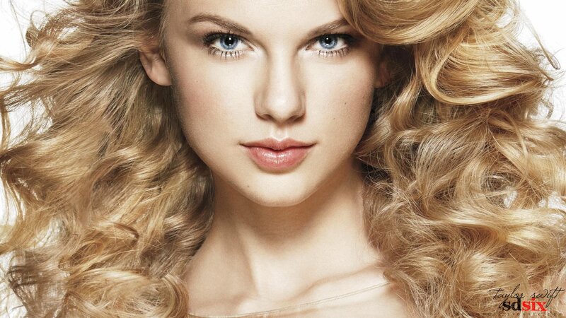 Taylor Swift portrait with curly hair