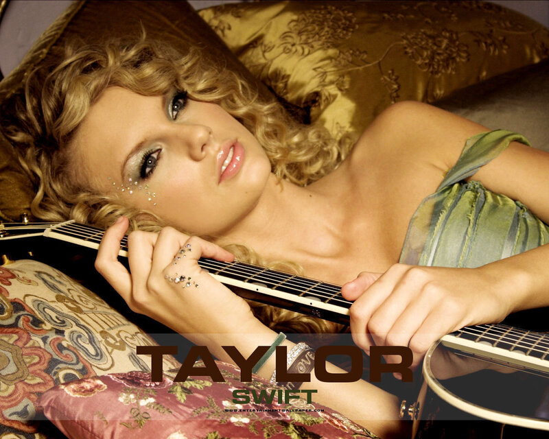 Taylor Swift with guitar