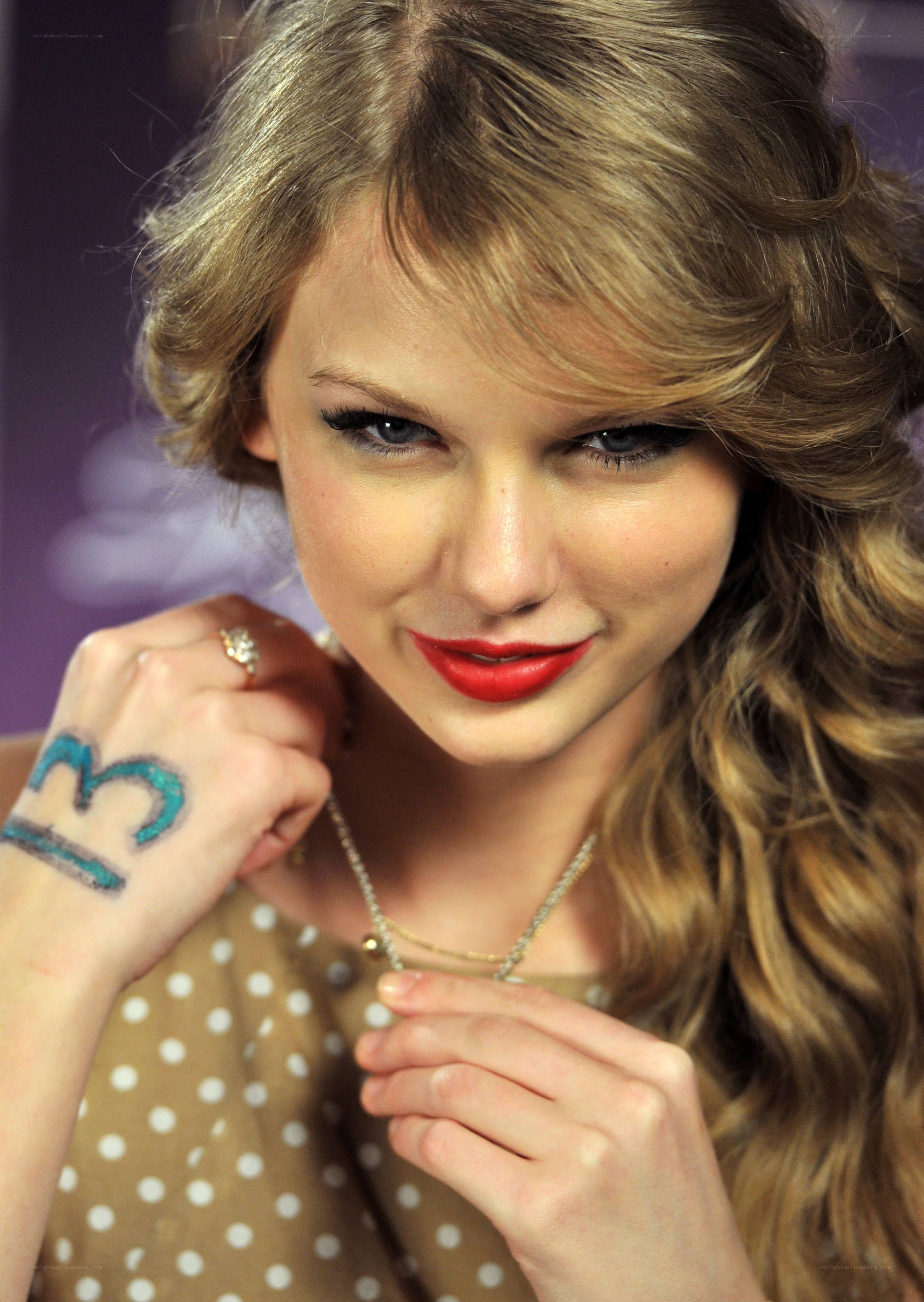 Taylor Swift with number 13