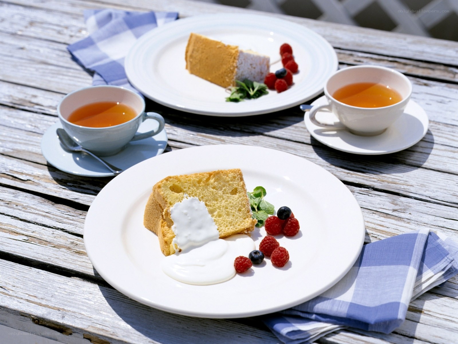Tea and cake on a wooden table