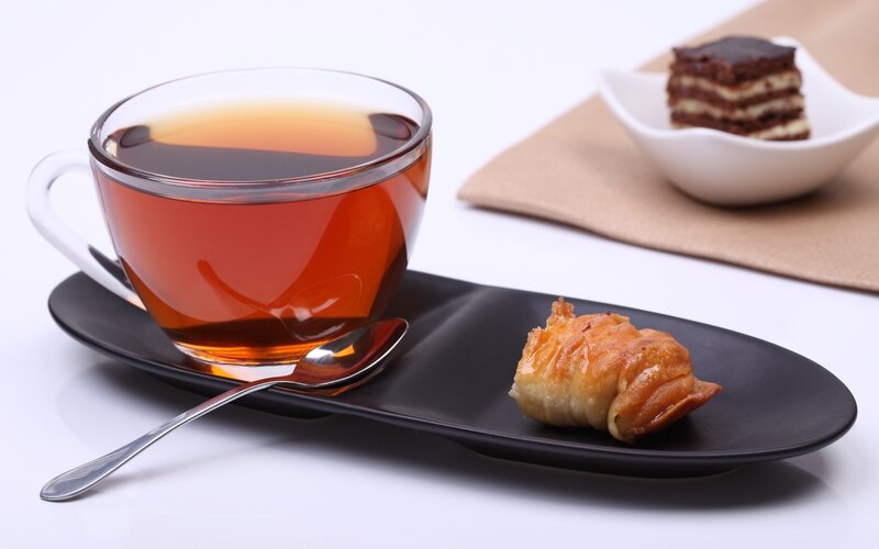 Tea and Pastries — Black