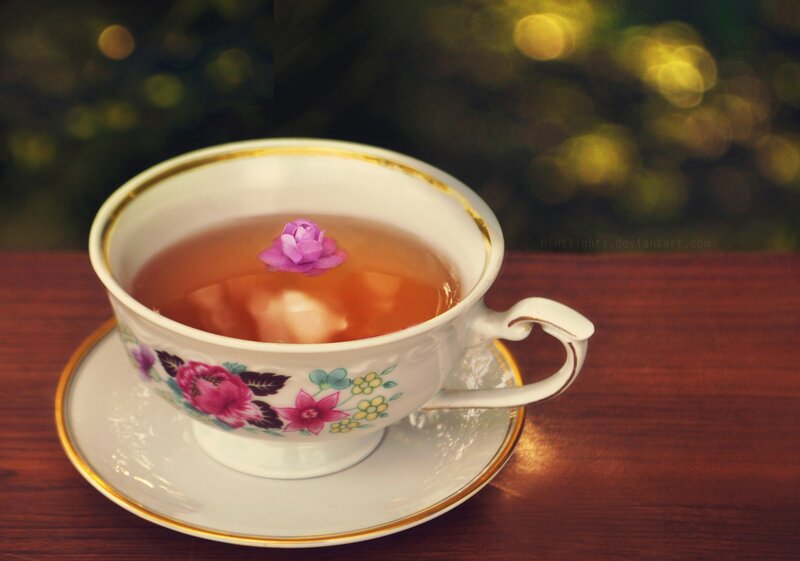 Tea Cup with Flower — White
