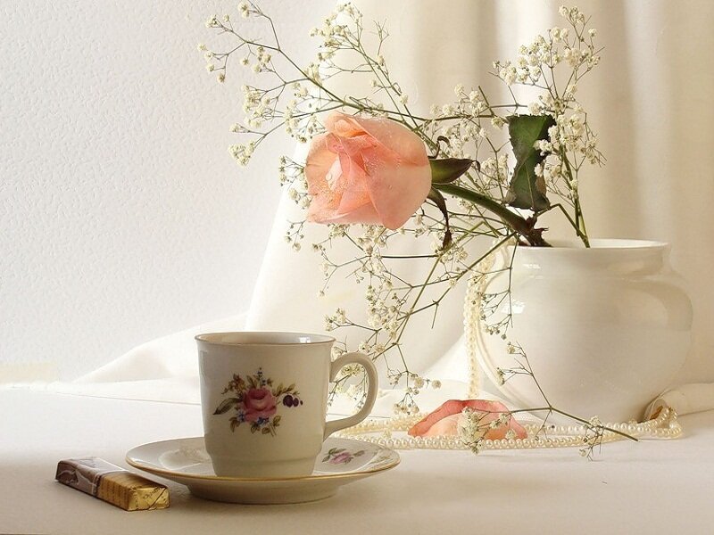 Tea Cup with Flowers — White