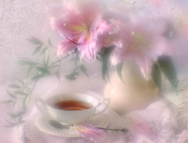 Tea Cup with Lilies — Pink, Serene