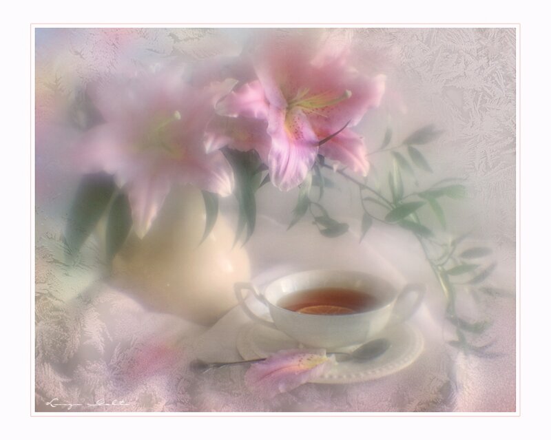 Tea Cup with Lilies — Pink