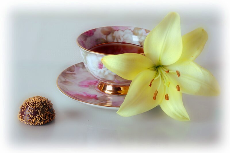 Tea Cup with Lily
