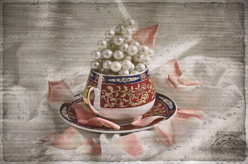 Tea Cup with Pearls — Red