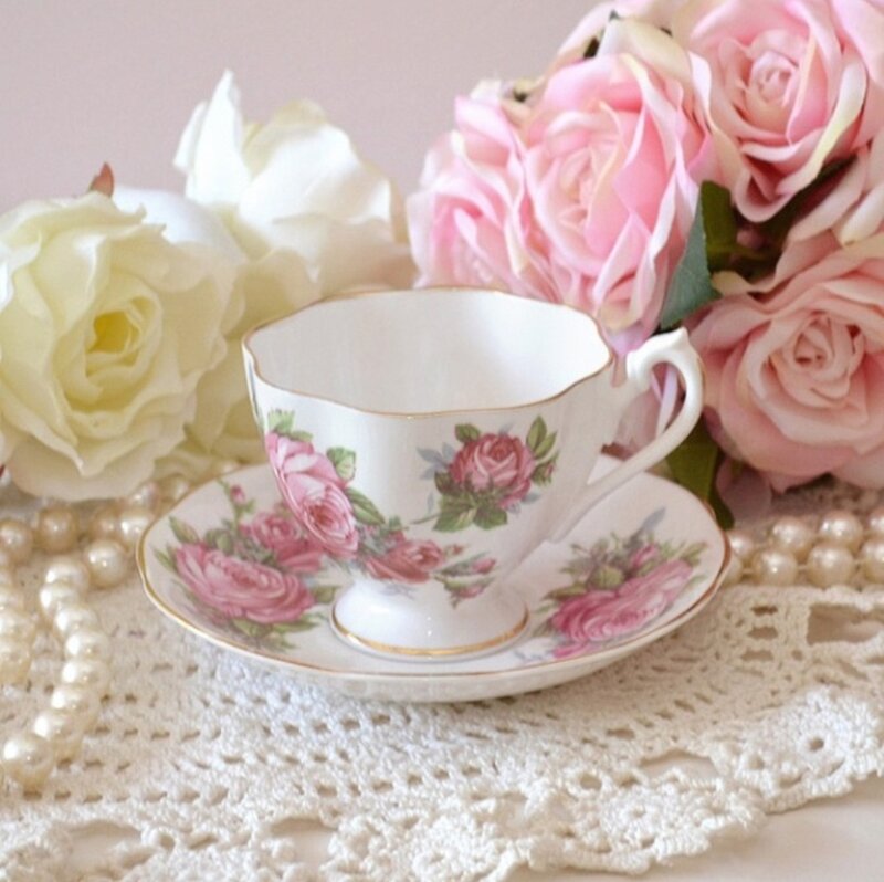 Tea Cup with Roses — Pink, Elegant