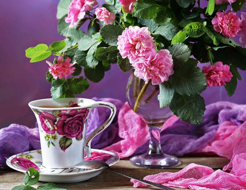 Tea Cup with Roses — Purple