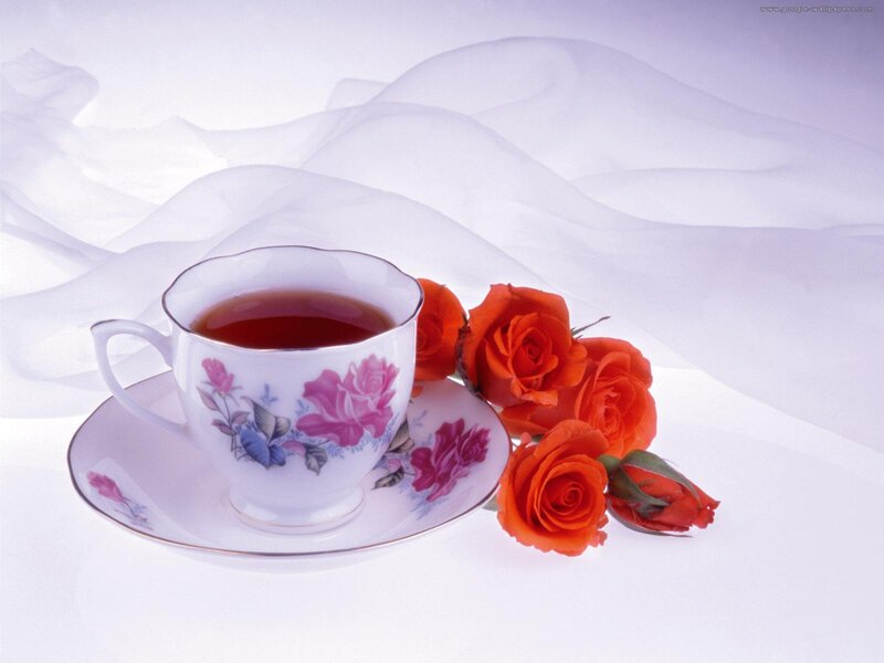 Tea Cup with Roses — White