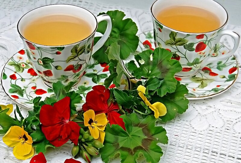 Tea Cups with Flowers — White