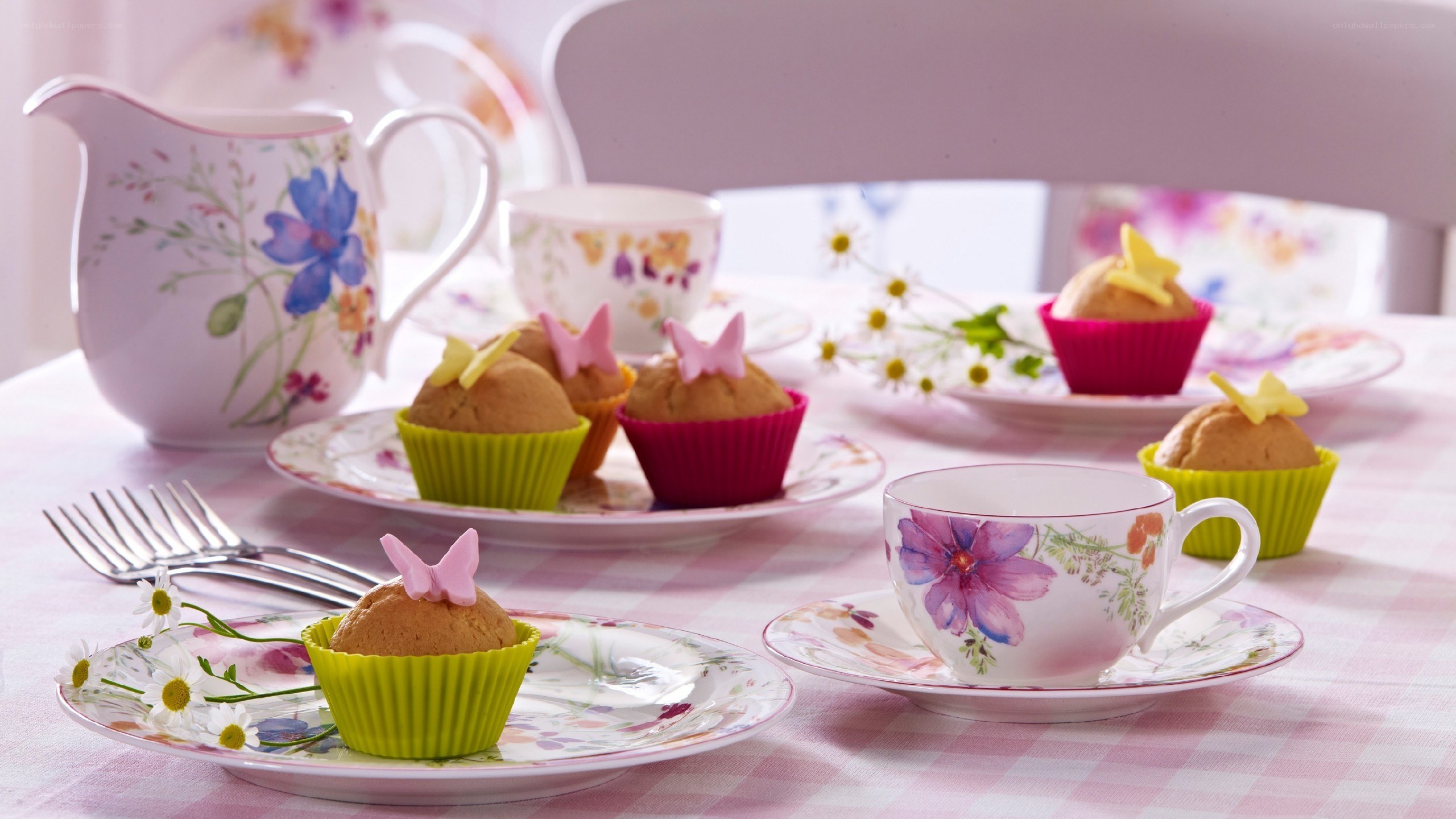 Tea party with cupcakes