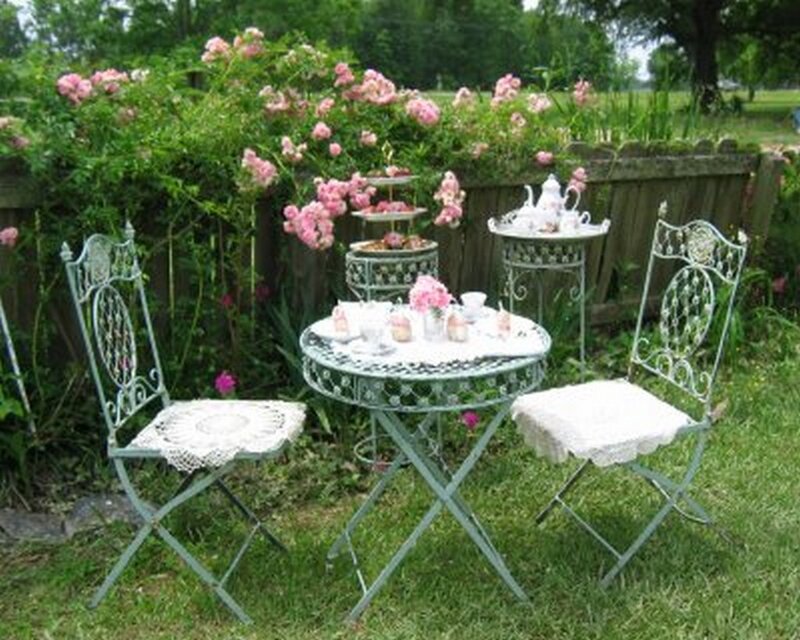 Tea Set in Garden — Green, Serene